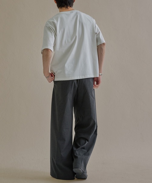 epnok(エプノック)の「ファンクショナルワンポイントロゴルーズ半袖Tee(Tシャツ/カットソー・メンズ・ブラック/チャコールグレー/ブラウン/ネイビー/オフホワイト/アッシュグレー・SMALL/LARGE/MEDIUM)」の7枚目の写真