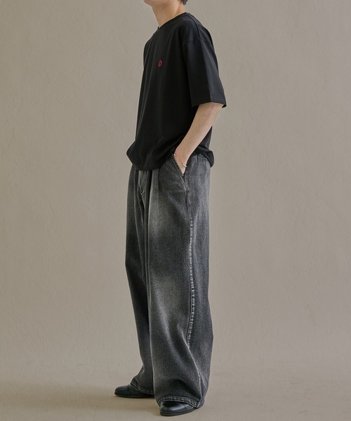 epnok(エプノック)の「ファンクショナルワンポイントロゴルーズ半袖Tee(Tシャツ/カットソー・メンズ・ブラック/チャコールグレー/ブラウン/ネイビー/オフホワイト/アッシュグレー・SMALL/LARGE/MEDIUM)」の15枚目の写真