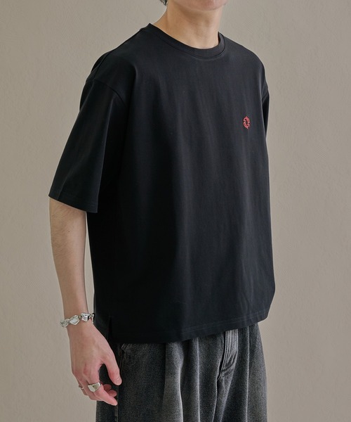 epnok(エプノック)の「ファンクショナルワンポイントロゴルーズ半袖Tee(Tシャツ/カットソー・メンズ・ブラック/チャコールグレー/ブラウン/ネイビー/オフホワイト/アッシュグレー・SMALL/LARGE/MEDIUM)」の13枚目の写真