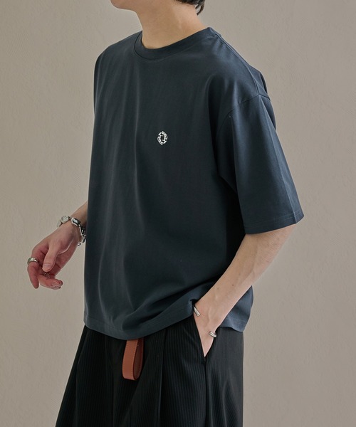 epnok(エプノック)の「ファンクショナルワンポイントロゴルーズ半袖Tee(Tシャツ/カットソー・メンズ・ブラック/チャコールグレー/ブラウン/ネイビー/オフホワイト/アッシュグレー・SMALL/LARGE/MEDIUM)」の20枚目の写真