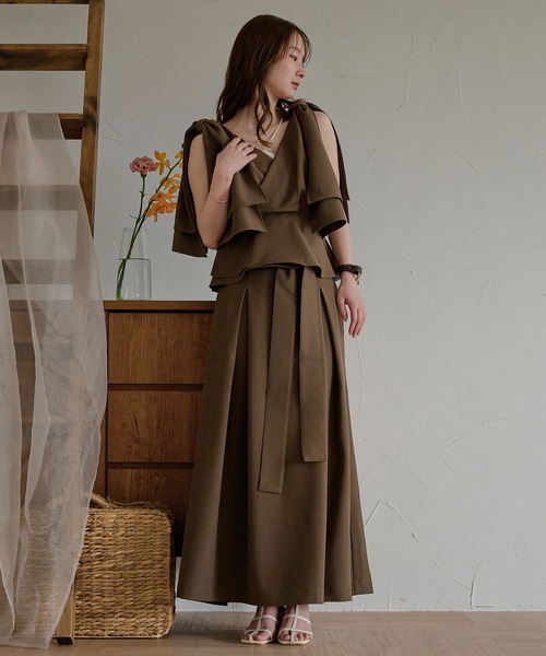 mideal(マイディール)の「2way ribbon asymmetry tops / 2wayリボンアシンメトリートップス(その他トップス・レディース・ベージュ/ブラウン・FREE)」の5枚目の写真