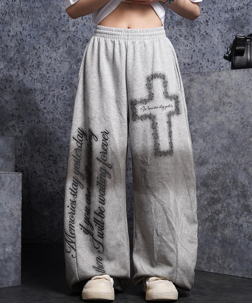 1111clothing(ワンフォークロージング)の「スプレー加工 ワイドスウェットパンツ / Spray-Printed Wide Sweatpants(スウェットパンツ・メンズ・ブラック/グレー・M/S)」の1枚目の写真