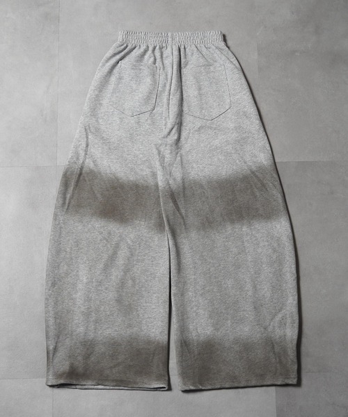 1111clothing(ワンフォークロージング)の「スプレー加工 ワイドスウェットパンツ / Spray-Printed Wide Sweatpants(スウェットパンツ・メンズ・ブラック/グレー・M/S)」の22枚目の写真