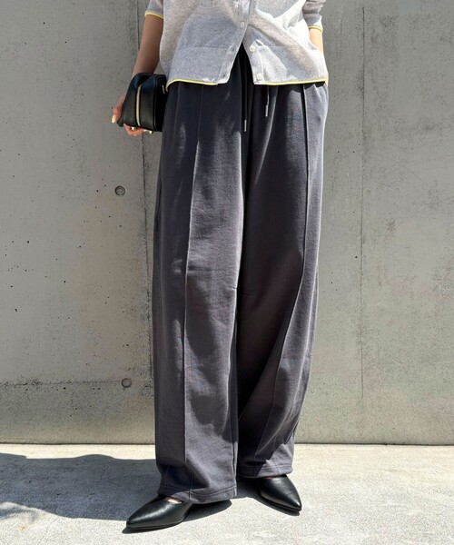 fredy emue(フレディエミュ)の「接触冷感カーブスウェットパンツ(その他パンツ・レディース・チャコールグレー/グレー・38)」の6枚目の写真