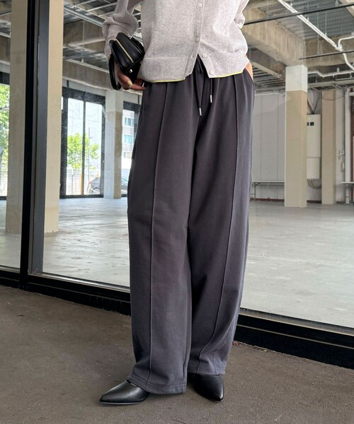 fredy emue(フレディエミュ)の「接触冷感カーブスウェットパンツ(その他パンツ・レディース・チャコールグレー/グレー・38)」の18枚目の写真