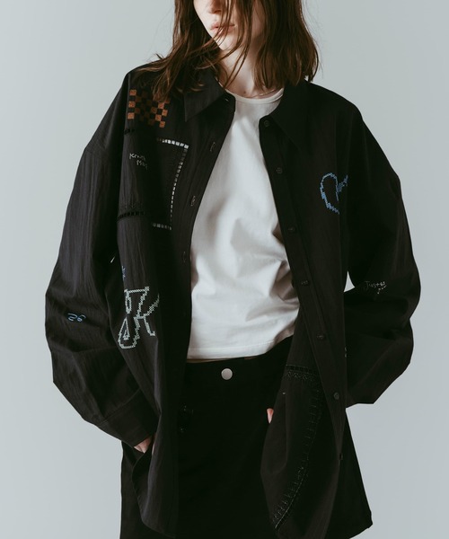 Knuth Marf（クヌースマーフ）の「【Knuth Marf】embroidered shirt（シャツ/ブラウス・レディース・アイボリー/マルチ/ブラック・FREE）」の3枚目の写真