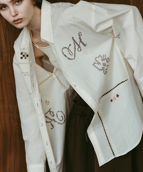 Knuth Marf（クヌースマーフ）の「【Knuth Marf】embroidered shirt（シャツ/ブラウス・レディース・アイボリー/マルチ/ブラック・FREE）」の7枚目の写真