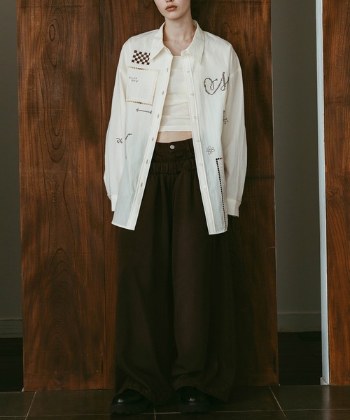 Knuth Marf（クヌースマーフ）の「【Knuth Marf】embroidered shirt（シャツ/ブラウス・レディース・アイボリー/マルチ/ブラック・FREE）」の11枚目の写真