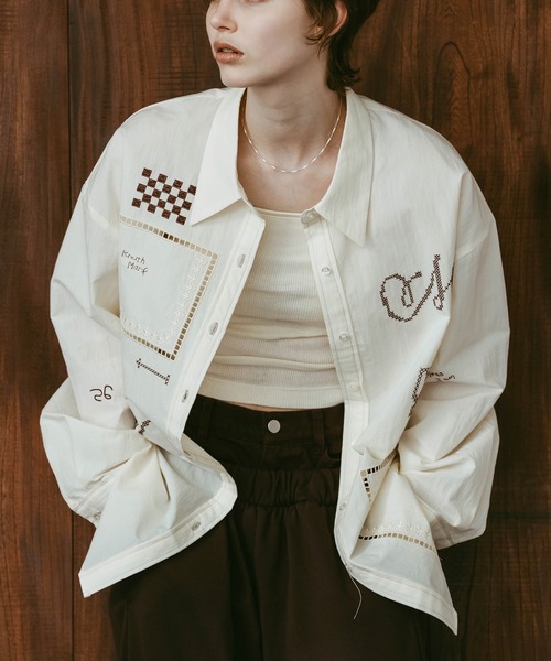 Knuth Marf（クヌースマーフ）の「【Knuth Marf】embroidered shirt（シャツ/ブラウス・レディース・アイボリー/マルチ/ブラック・FREE）」の8枚目の写真