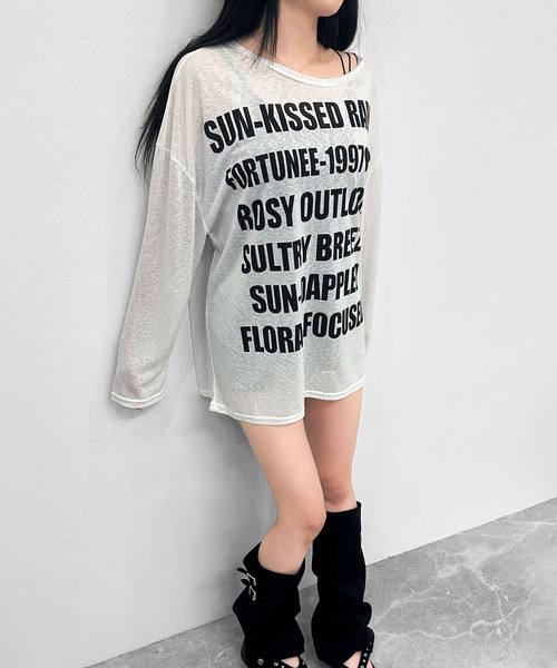 FOLLOWIN(フォロウィン)の「【2COLOR】シアーレタリングルーズロングTシャツ(Tシャツ/カットソー・レディース・ホワイト/ブラック・FREE)」の1枚目の写真