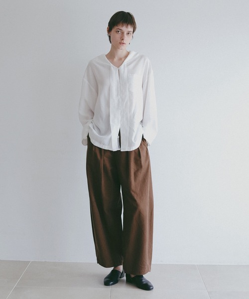 MANOF(マノフ)の「SAILOR COLLAR LOOSE SHIRT(シャツ/ブラウス・レディース・ブラック/ホワイト・F)」の6枚目の写真