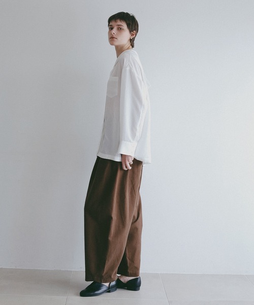 MANOF(マノフ)の「SAILOR COLLAR LOOSE SHIRT(シャツ/ブラウス・レディース・ブラック/ホワイト・F)」の7枚目の写真