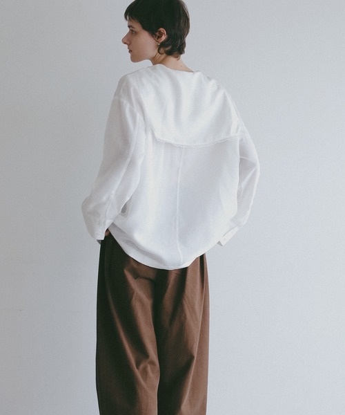 MANOF(マノフ)の「SAILOR COLLAR LOOSE SHIRT(シャツ/ブラウス・レディース・ブラック/ホワイト・F)」の8枚目の写真