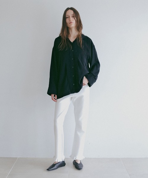 MANOF(マノフ)の「SAILOR COLLAR LOOSE SHIRT(シャツ/ブラウス・レディース・ブラック/ホワイト・F)」の15枚目の写真