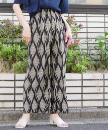 【体型カバーにおすすめ】幾何柄プリントワイドパンツ