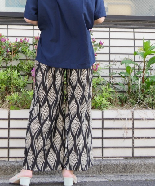 DISKEEN SURE（ディスキーンシュアー）の「【体型カバーにおすすめ】幾何柄プリントワイドパンツ（その他パンツ・レディース・ブラック/ネイビー/グリーン・FREE）」の9枚目の写真