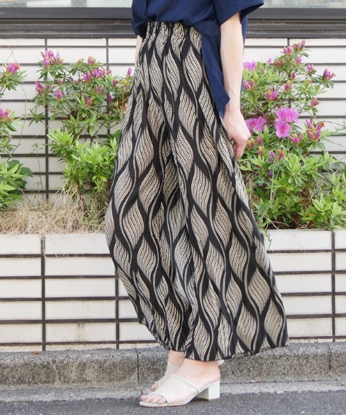 DISKEEN SURE（ディスキーンシュアー）の「【体型カバーにおすすめ】幾何柄プリントワイドパンツ（その他パンツ・レディース・ブラック/ネイビー/グリーン・FREE）」の11枚目の写真