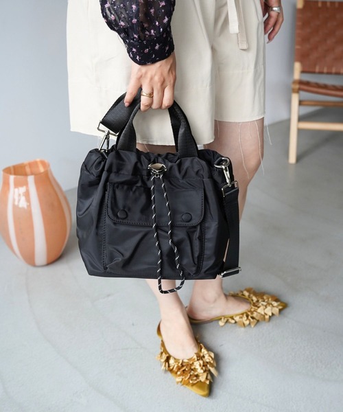 SANSeLF（サンセルフ）の「【SANSeLF】2WAYナイロンドローストリングバッグ saa26s087（ショルダーバッグ・レディース・ブラック/ベージュ/カーキ・FREE）」の2枚目の写真