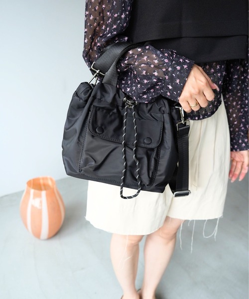 SANSeLF（サンセルフ）の「【SANSeLF】2WAYナイロンドローストリングバッグ saa26s087（ショルダーバッグ・レディース・ブラック/ベージュ/カーキ・FREE）」の11枚目の写真