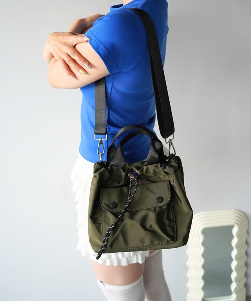 SANSeLF（サンセルフ）の「【SANSeLF】2WAYナイロンドローストリングバッグ saa26s087（ショルダーバッグ・レディース・ブラック/ベージュ/カーキ・FREE）」の4枚目の写真