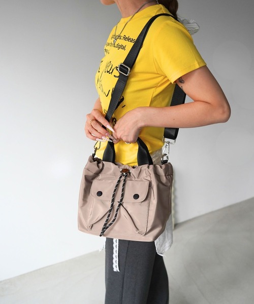 SANSeLF（サンセルフ）の「【SANSeLF】2WAYナイロンドローストリングバッグ saa26s087（ショルダーバッグ・レディース・ブラック/ベージュ/カーキ・FREE）」の18枚目の写真