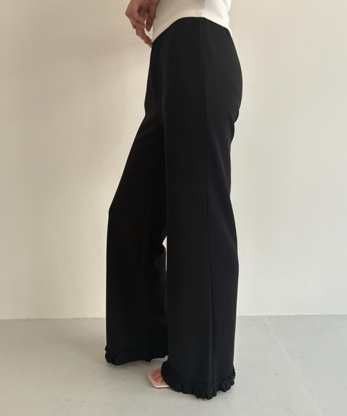 FUULLY STUDIO（フーリィーステューディオ）の「フリルヘムセミフレアパンツ（その他パンツ・レディース・グレー/ブラック・MEDIUM/SMALL）」の4枚目の写真