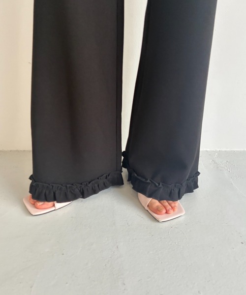 FUULLY STUDIO（フーリィーステューディオ）の「フリルヘムセミフレアパンツ（その他パンツ・レディース・グレー/ブラック・MEDIUM/SMALL）」の6枚目の写真
