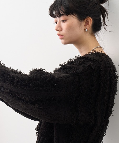 NOGLE（ノグル）の「【NOGLE/ノグル】ケーブルフリンジコンパクトクルーニット（ニット/セーター・レディース・ブラック/グレー/ブルー・FREE）」の6枚目の写真