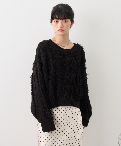 NOGLE（ノグル）の「【NOGLE/ノグル】ケーブルフリンジコンパクトクルーニット（ニット/セーター・レディース・ブラック/グレー/ブルー・FREE）」の4枚目の写真