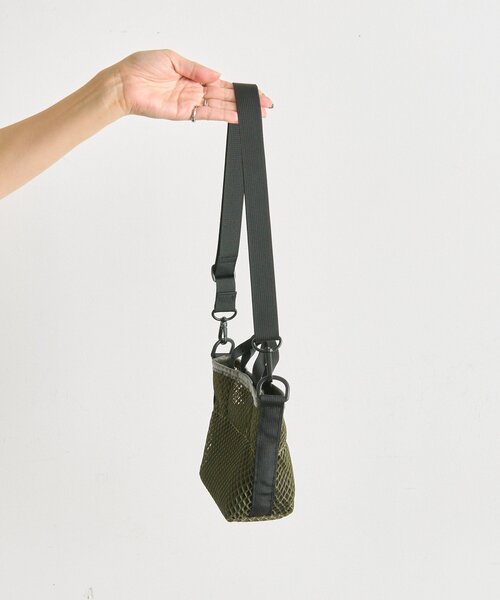 ear PAPILLONNER（イアパピヨネ）の「【ouchi/ほし企画】ミニダイヤメッシュ2WAYトートバッグ/ショルダーバッグ（ショルダーバッグ・レディース・ブラック/レッド/カーキ・FREE）」の22枚目の写真