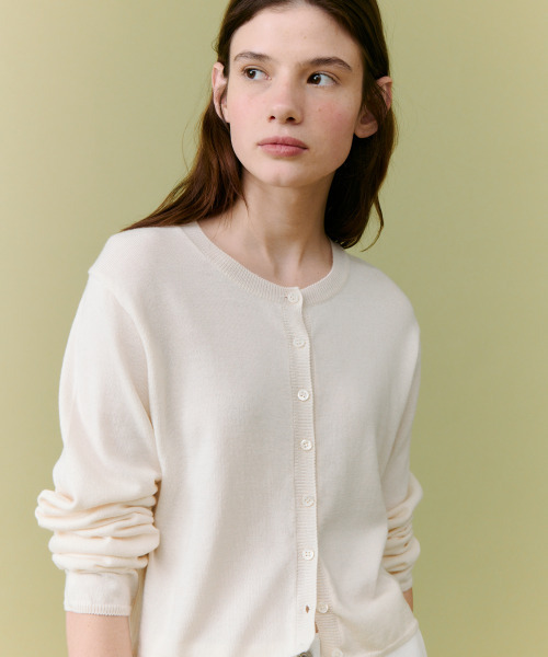 THE LILLE(ザ リル)の「Crop button cardigan_ivory(ニット/セーター・レディース・その他・FREE)」の2枚目の写真