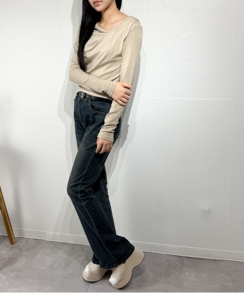 marcydorn(マーシードルン)の「ドレープデザイン スリムトップス フィットシルエットカットソー(Tシャツ/カットソー・レディース・ブラック/ライトブルー/ホワイト/ベージュ/ピンク・L/M/S)」の13枚目の写真