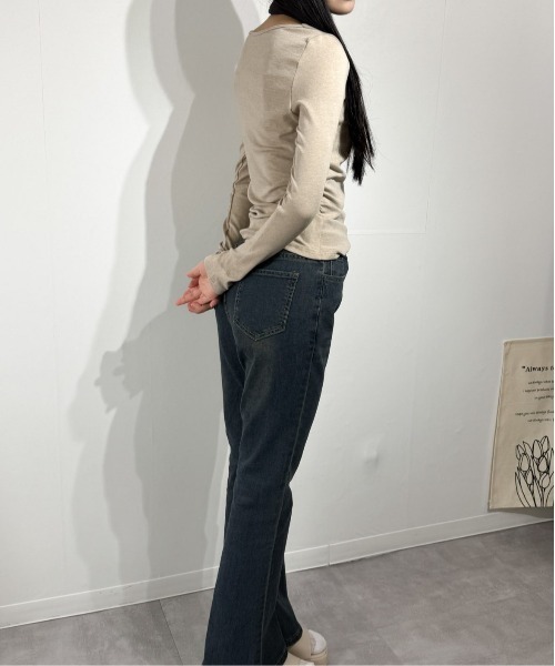 marcydorn(マーシードルン)の「ドレープデザイン スリムトップス フィットシルエットカットソー(Tシャツ/カットソー・レディース・ブラック/ライトブルー/ホワイト/ベージュ/ピンク・L/M/S)」の14枚目の写真