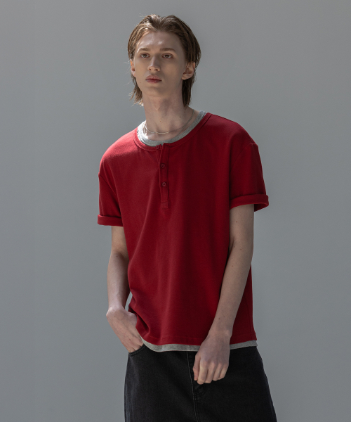 DECOROSO（デコローゾ）の「イージーレイヤードヘンリーネック半袖Tシャツ[ディープレッド]（Tシャツ/カットソー・メンズ・その他・LARGE/X-LARGE）」の2枚目の写真