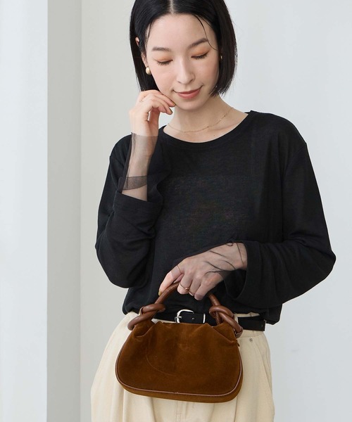 Aunely(オーネリー)の「【Aunely】さらっとエアリーチュールスリーブシアープルオーバー〈YOSOOIシリーズ〉(Tシャツ/カットソー・レディース・グレイッシュブルー/グレー系/イエロー/ホワイト系/オフホワイト/ホワイト系2/ブラック・M/L)」の4枚目の写真
