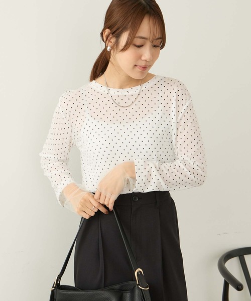 Aunely(オーネリー)の「【Aunely】さらっとエアリーチュールスリーブシアープルオーバー〈YOSOOIシリーズ〉(Tシャツ/カットソー・レディース・グレイッシュブルー/グレー系/イエロー/ホワイト系/オフホワイト/ホワイト系2/ブラック・M/L)」の14枚目の写真