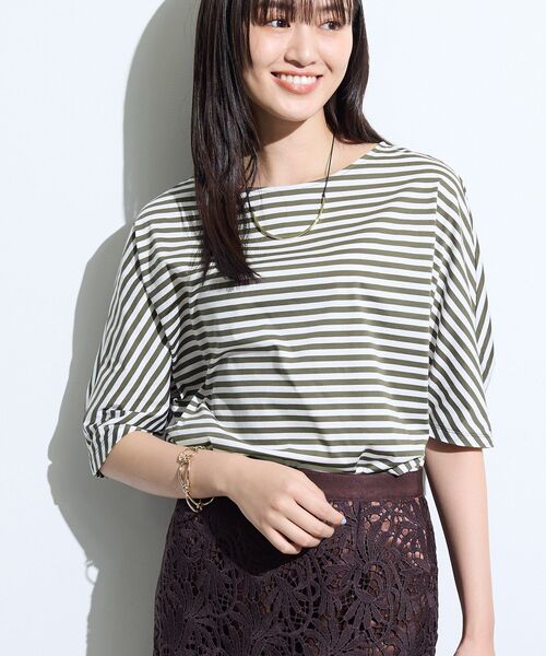 INDIVI(インディヴィ)の「【体型カバー】ボーダードルマントップス(Tシャツ/カットソー・レディース・オリーブ系2/ベージュ系2/ネイビー系2/ダークブラウン系2・05/13/34/15 /38)」の6枚目の写真