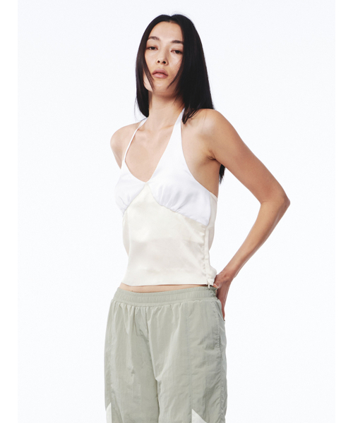 Kijun(キジュン)の「Satin Shirring Halter Top Butter Off-White(Tシャツ/カットソー・レディース・その他・SMALL/LARGE/MEDIUM)」の2枚目の写真
