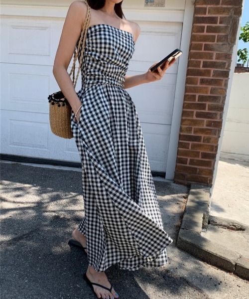 YUGA(ユーガ)の「YUGA_YGMC Korean-style Plaid strapless dress(ワンピース・レディース・ブラック/ライトブルー・FREE)」の3枚目の写真