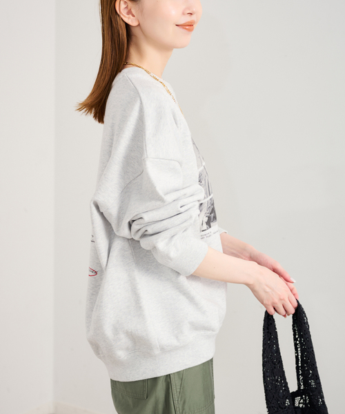 U by SPICK&SPAN(ユーバイスピックアンドスパン)の「photo print スウェット(スウェット・レディース・ネイビー/ライトグレー/ホワイト・FREE)」の9枚目の写真