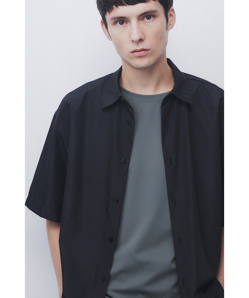 DRY SILK TAFFETA BACK PLEATS SHIRT — рубашка с складками, охлаждающий эффект, шелковистая, высококлассный материал, водоотталкивающая обработка, легкая