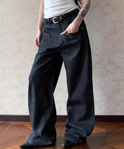 AVYL（アヴィル）の「【美脚シルエット】ストライプルーズワイドバギーデニムパンツ（その他パンツ・レディース・ブラック・L/S/M）」の14枚目の写真