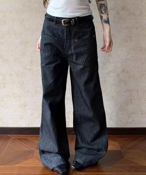 AVYL（アヴィル）の「【美脚シルエット】ストライプルーズワイドバギーデニムパンツ（その他パンツ・レディース・ブラック・L/S/M）」の13枚目の写真