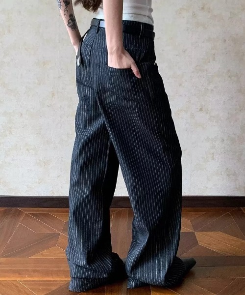 AVYL（アヴィル）の「【美脚シルエット】ストライプルーズワイドバギーデニムパンツ（その他パンツ・レディース・ブラック・L/S/M）」の11枚目の写真