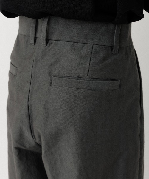 ADAM ET ROPE'（アダムエロペ）の「モールスキンバギースラックス（スラックス・メンズ・ダークブラウン/チャコールグレー・L/M）」の13枚目の写真
