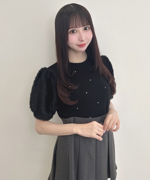 INGNI(イング)の「袖フェザー装飾飛ばしニット(ニット/セーター・レディース・ピンクベージュ/アイボリー/ブラック・M)」の2枚目の写真