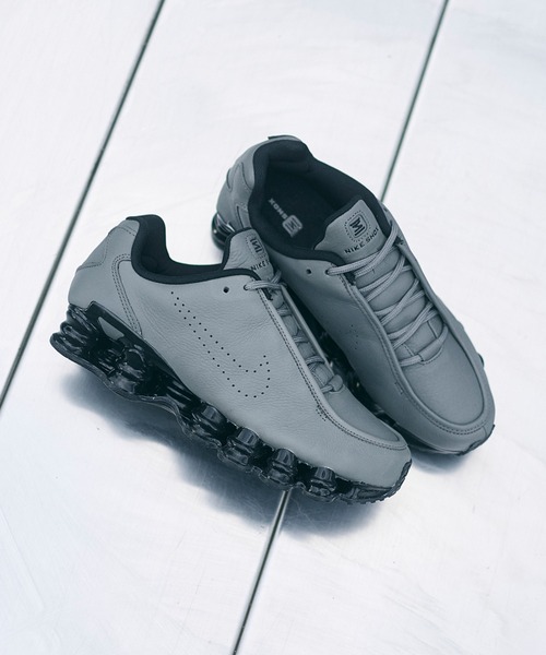 NIKE(ナイキ)の「SHOX TL SE IR2097-002(スニーカー・メンズ・グレー・27.0cm/26.5cm/26.0cm/25.5cm/25.0cm/24.5cm/30.0cm/29.0cm/28.5cm/28.0cm/27.5cm)」の10枚目の写真