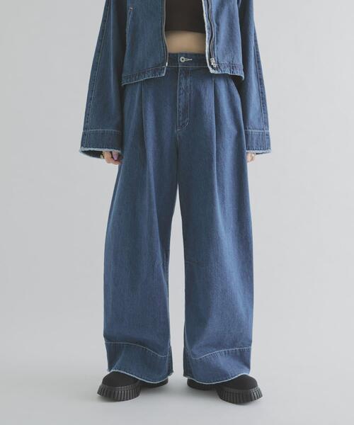 THE GOODLAND MARKET(ザグッドランドマーケット)の「cwtch ORGANIC DENIM WIDEPANTS V(デニムパンツ・レディース・ライトインディゴブルー・2/1)」の1枚目の写真