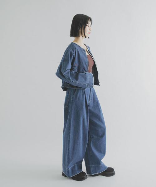 THE GOODLAND MARKET(ザグッドランドマーケット)の「cwtch ORGANIC DENIM WIDEPANTS V(デニムパンツ・レディース・ライトインディゴブルー・2/1)」の7枚目の写真