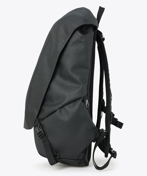 Columbia(コロンビア)の「Columbia/ アーバントレックWR 22L バックパック /コロンビア(バックパック/リュック・レディース・ブラック・ONE SIZE)」の4枚目の写真